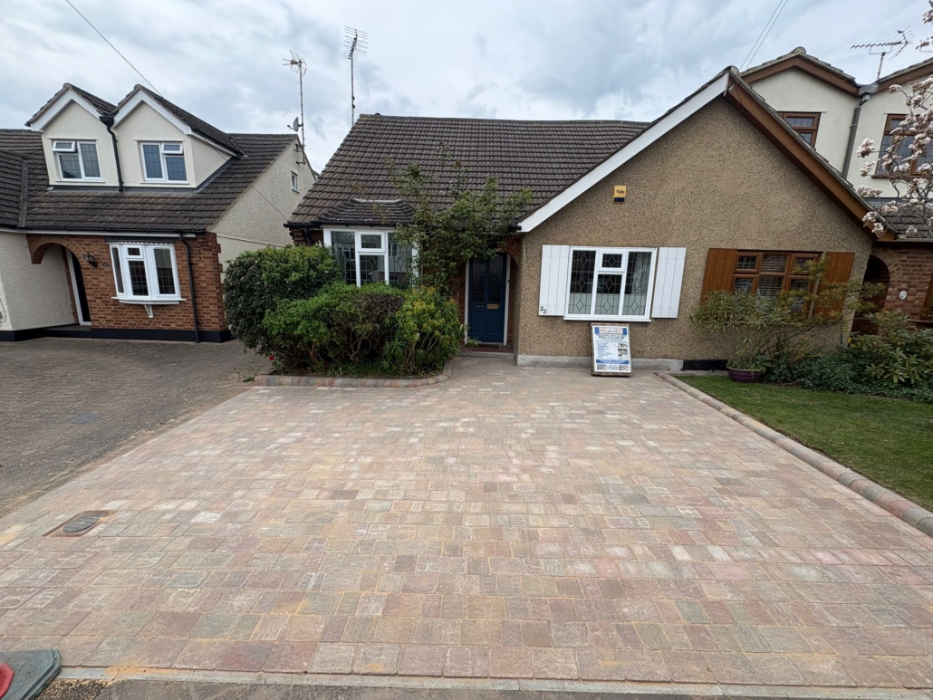 block-paving-autumn-gold-southend Autumn gold alpha pavers with a autumn gold high rise kerb edging Southend